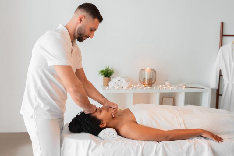 Massage for Connection: Strengthening Relationships Through Mindful Touch